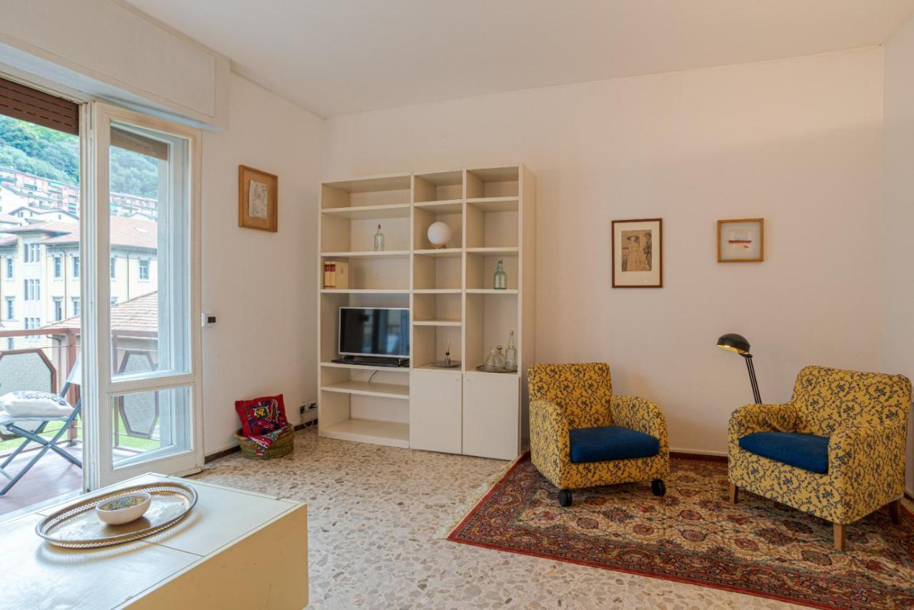 Lovely & Quiet Apartment - With Balcony & Parking Como Bagian luar foto