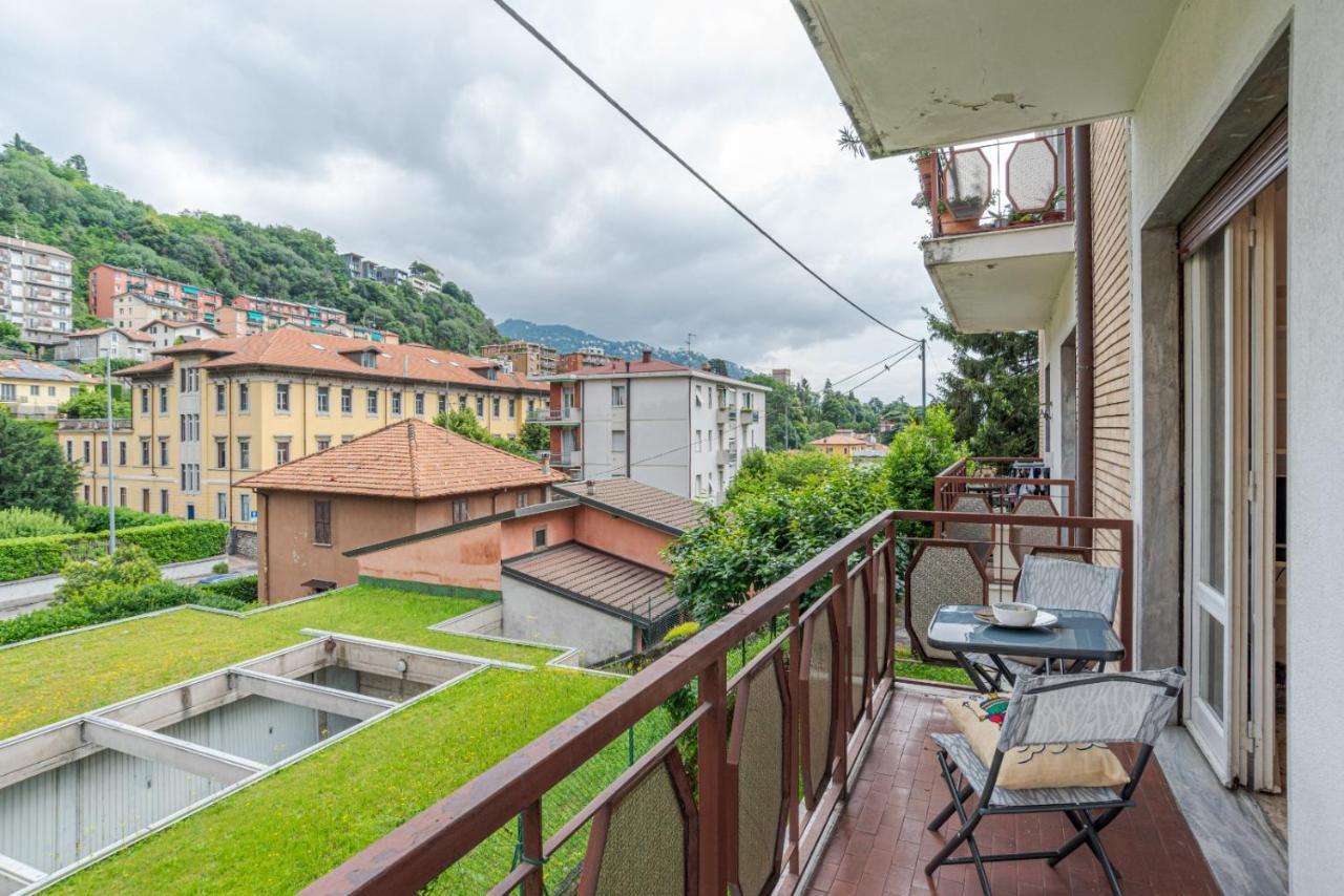 Lovely & Quiet Apartment - With Balcony & Parking Como Bagian luar foto