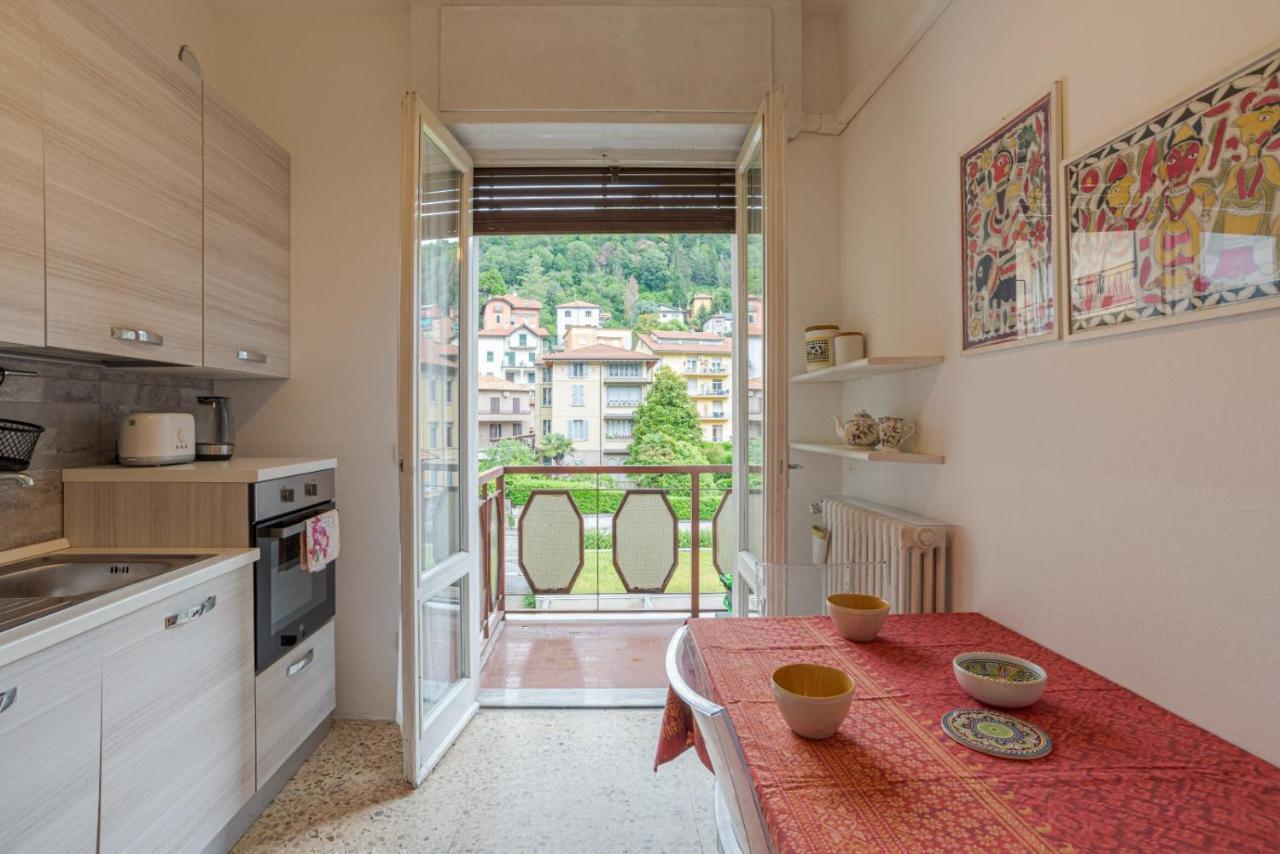Lovely & Quiet Apartment - With Balcony & Parking Como Bagian luar foto